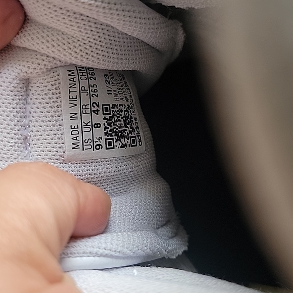 Adidas White and Black Casual Shoes - Picture 4 of 6